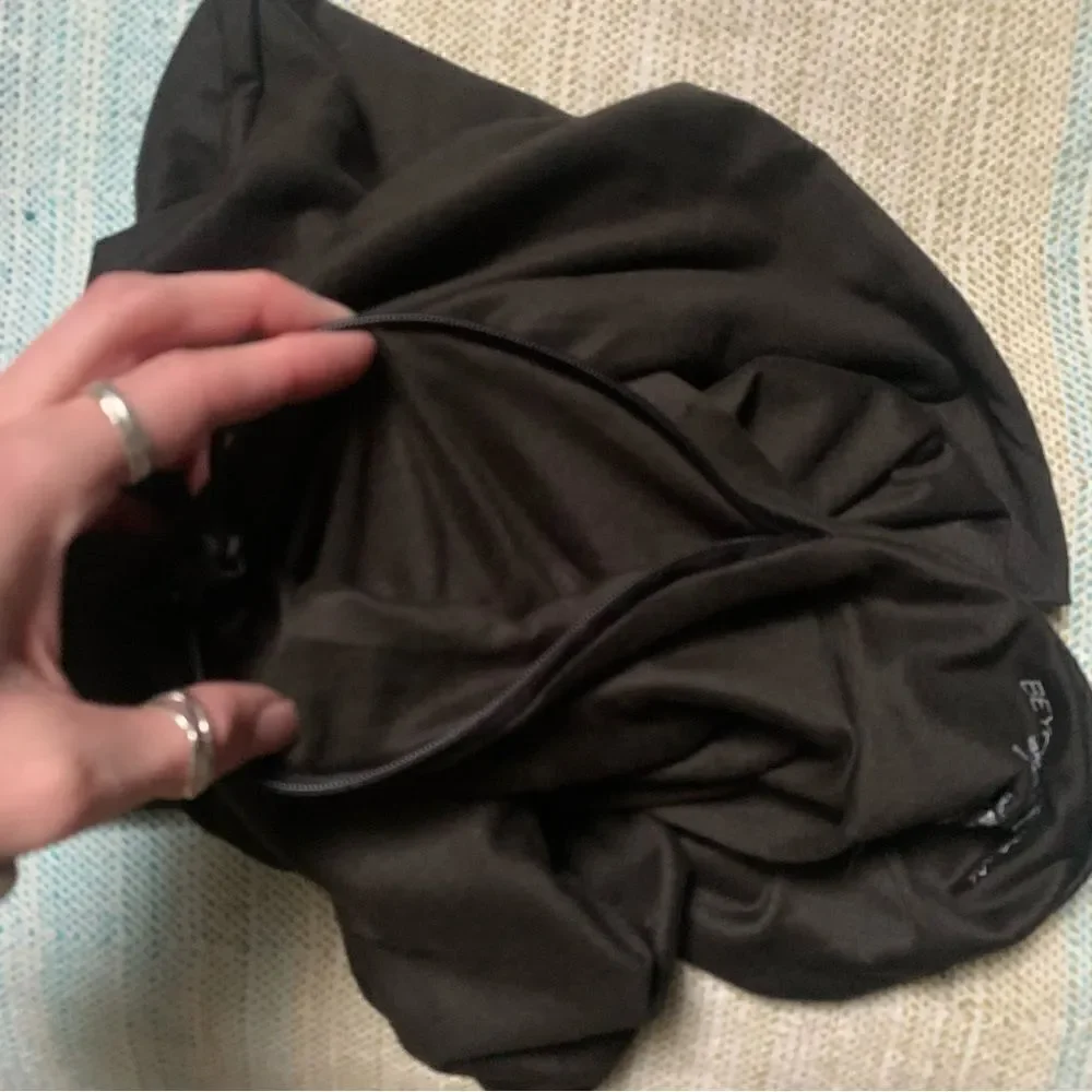 Beyond Yoga Infinity Scarf With Pocket